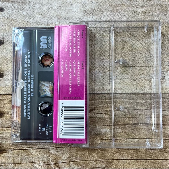 Rosenda Bernal Cassette - Picture 3 of 5